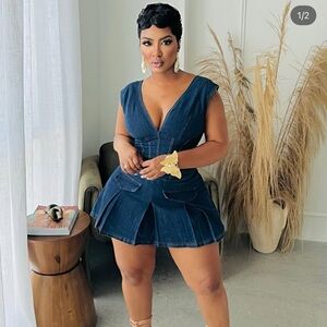 Denim V-Neck Pleated Mini romper in Deep Blue denim will fit size L/xl